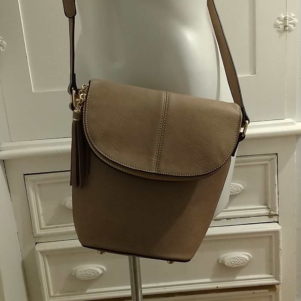 Tan bucket style bag